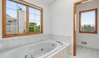 1657 Wake Robin Ct, Ann Arbor, MI 48103