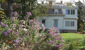 7 Nichols Ln 5, Hopkinton, RI 02832