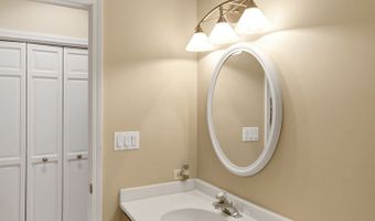 1415 W Hawthorne St, Arlington Heights, IL 60005