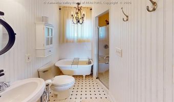 220 Nedra Dr, Barboursville, WV 25504