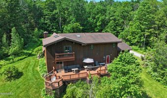 707 Benton Hill Rd, Becket, MA 01223