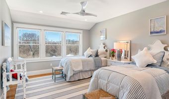 1048 Ocean Rd, Narragansett, RI 02882