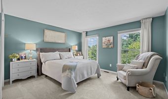 215 Beaumont Trl, Aurora, OH 44202