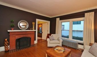 15 McKinley St, Bangor, ME 04401