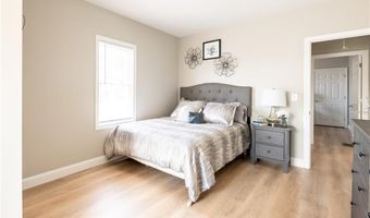122 S Blossom St, East Providence, RI 02914