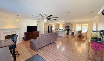 537 Mcpherson Dr, Alford, FL 32420