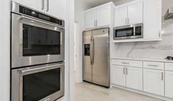 6801 CAPRI Pl, Bethesda, MD 20817
