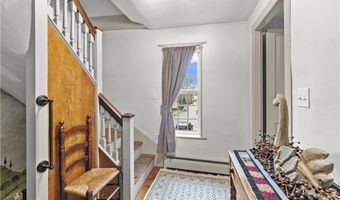 11 Cross St, Newport, RI 02840