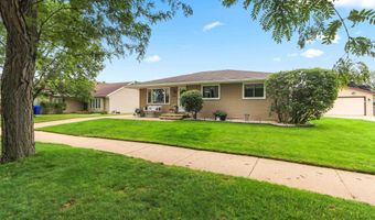 1718 SCHAEFER Cir, Appleton, WI 54915