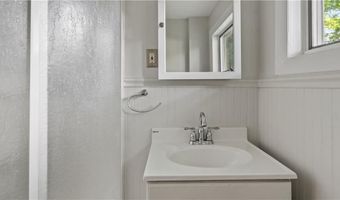 29 Cormier Rd, Lincoln, RI 02865