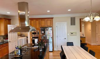 6204 MELVERN Dr, Bethesda, MD 20817