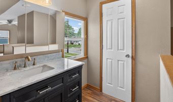1133 Prairie St, Adel, IA 50003