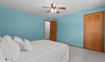 1330 N BRIARCLIFF Dr, Appleton, WI 54915