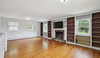 15 Seeley St, Danbury, CT 06810