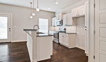 3917 SW Peachwood Dr, Bentonville, AR 72713