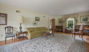 9921 KENTSDALE Dr, Potomac, MD 20854