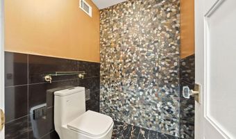 20 Algonquin Cir, Airmont, NY 10952
