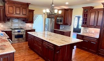 330 Knollcrest Ct, Alpharetta, GA 30022