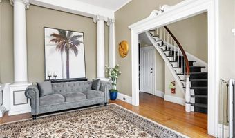 36 Kay St 5, Newport, RI 02840