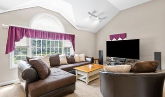 6 Gumpas Hill Rd, Pelham, NH 03076