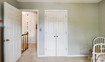 2 Westminster Dr, Asheville, NC 28804