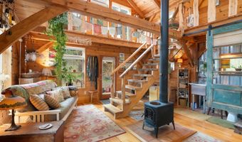 137 Pleasant Valley Rd, Brattleboro, VT 05301