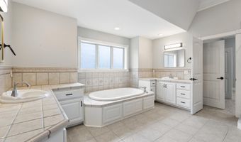 100 Plantation Ln, Batesville, AR 72501