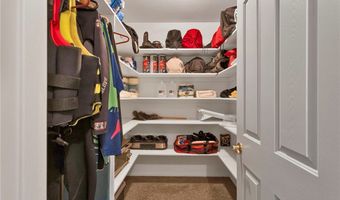 19581 Powhatan Rd, Apple Valley, CA 92308