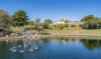 16 Greenways Ln, Lakewood, NJ 08701