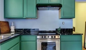 536 E Gordon Ln, Savannah, GA 31401