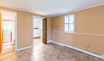24 Glenbourne Ct, Amherst, NY 14221