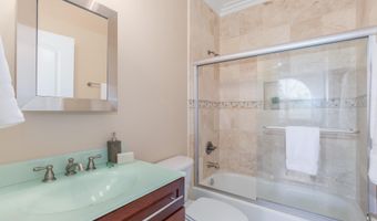 9715 SINGLETON Dr, Bethesda, MD 20817