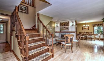 8 Whippoorwill Ln, Bethany, CT 06524