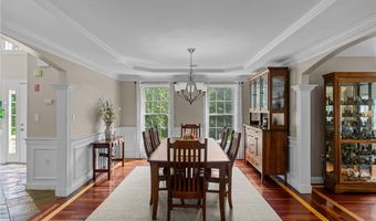 16 Leonard Dr, North Smithfield, RI 02896