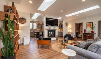 1342 11TH St, Bandon, OR 97411