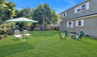 55 Bayside Ave, Amityville, NY 11701
