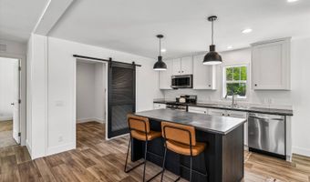 7368 NE BERWICK Dr 2, Ankeny, IA 50021