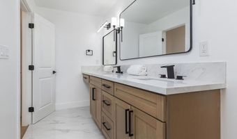 5995 BROADMOOR Dr, La Mesa, CA 91942