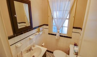 2430 Maxey St, Alton, IL 62002