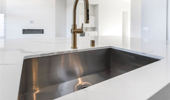 10904 Vista Altura Ave, Las Vegas, NV 89135