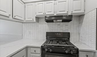 3 Telemark Dr 10, Alloway, NJ 07462
