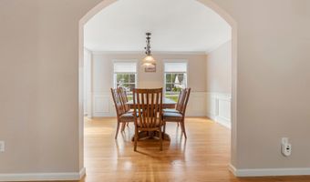 179 Windsor Dr, Auburn, NH 03032