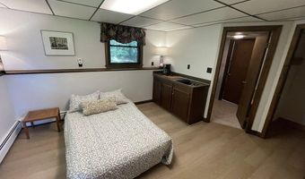 8 Wood Dr, Atkinson, NH 03811