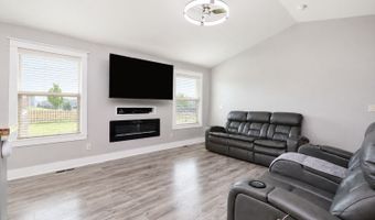 2013 NW Woodland Ct, Ankeny, IA 50023
