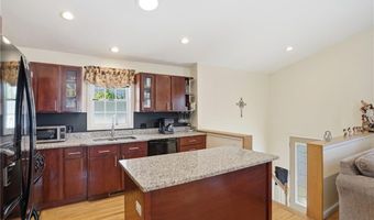212 Lexington Ave, North Providence, RI 02904