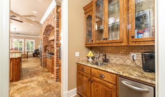 230 Eastwood Dr, Brandon, MS 39042