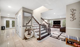 320 Brampton Ln, Arlington Heights, IL 60004