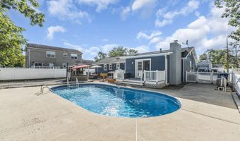 745 Halliard Ave, Beachwood, NJ 08722