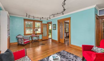 204 51st St, Des Moines, IA 50312