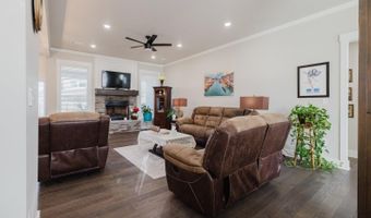 7424 Northwood Dr, Benton, AR 72019